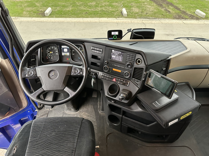 Interior photo 1: Box truck, Crane truck Mercedes-Benz Actros 2645 6x2 105m³ JUMBO + RETARDER + KRAN PALFINGER PK 19.001 SLD (4x) + RADIO - *FULL AIR* - FRIGO - EURO 6 - SAF AXLES - BELGIAN TRUCK