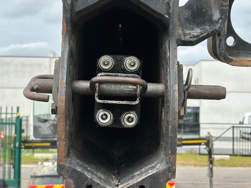 Hook lift truck, Crane truck Renault C460 8x4 HOOKLIFT + CRANE HIAB 288 E-6 HIDUO - RADIO - 5/6 F - STEEL SPRING / HUB REDUCTION: picture 16