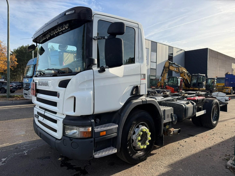 Scania P310 4x2 CHASSIS - ADR (ex tanker) - *322.000km* - 19T - EURO 4 - 5m20 chassis - AIR SUSPENSION - MANUAL - BE TRUCK - Cab chassis truck: picture 3 Scania P310 4x2 CHASSIS - ADR (ex tanker) - *322.000km* - 19T - EURO 4 - 5m20 chassis - AIR SUSPENSION - MANUAL - BE TRUCK - Cab chassis truck: picture 3