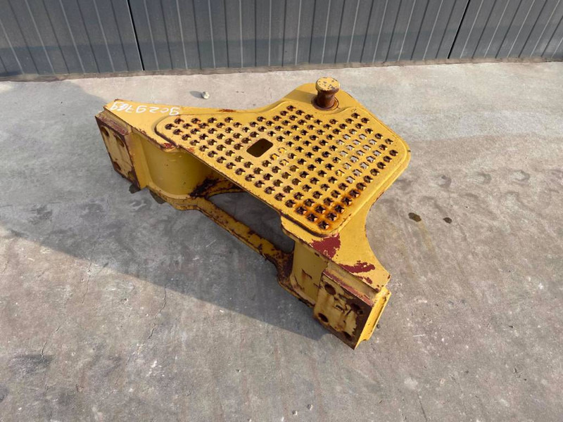 Cat D4G Zugtraverse - Attachment for Construction machinery: picture 2 Cat D4G Zugtraverse - Attachment for Construction machinery: picture 2