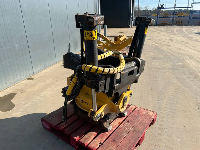 Engcon EC30-S70-S70-SS9 / S70 - Attachment for Construction machinery: picture 3 Engcon EC30-S70-S70-SS9 / S70 - Attachment for Construction machinery: picture 3