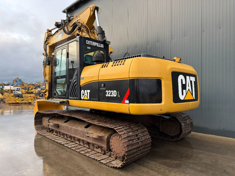 Cat 323D L - Crawler excavator: picture 3 Cat 323D L - Crawler excavator: picture 3
