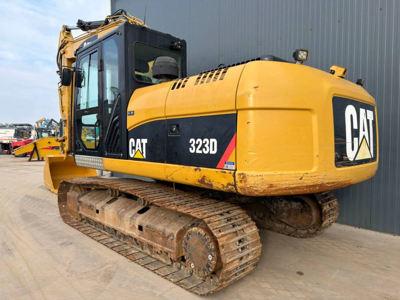Cat 323D L - Crawler excavator: picture 2 Cat 323D L - Crawler excavator: picture 2