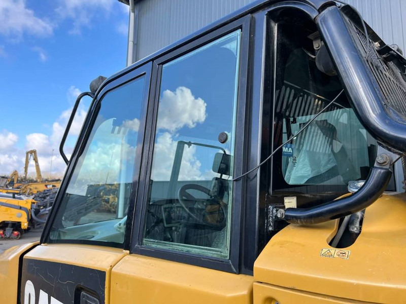 Articulated dumper Cat 735 | 735B: picture 19