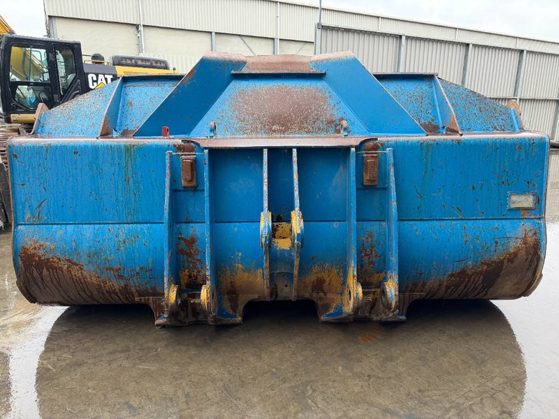 Cat 972G / 972H / 972K / 972M - Bucket for Construction machinery: picture 4 Cat 972G / 972H / 972K / 972M - Bucket for Construction machinery: picture 4