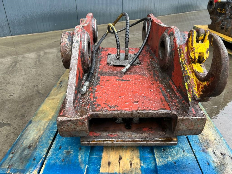 Engcon S70 - 323D - Quick coupler for Construction machinery: picture 2 Engcon S70 - 323D - Quick coupler for Construction machinery: picture 2