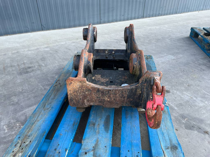 OilQuick OQ65 - 311F / 313F / 315F - Quick coupler for Construction machinery: picture 2 OilQuick OQ65 - 311F / 313F / 315F - Quick coupler for Construction machinery: picture 2