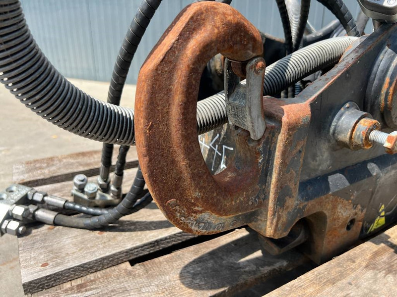 Quick coupler for Construction machinery OilQuick OQ65 - M314F / M316F / M318F: picture 12