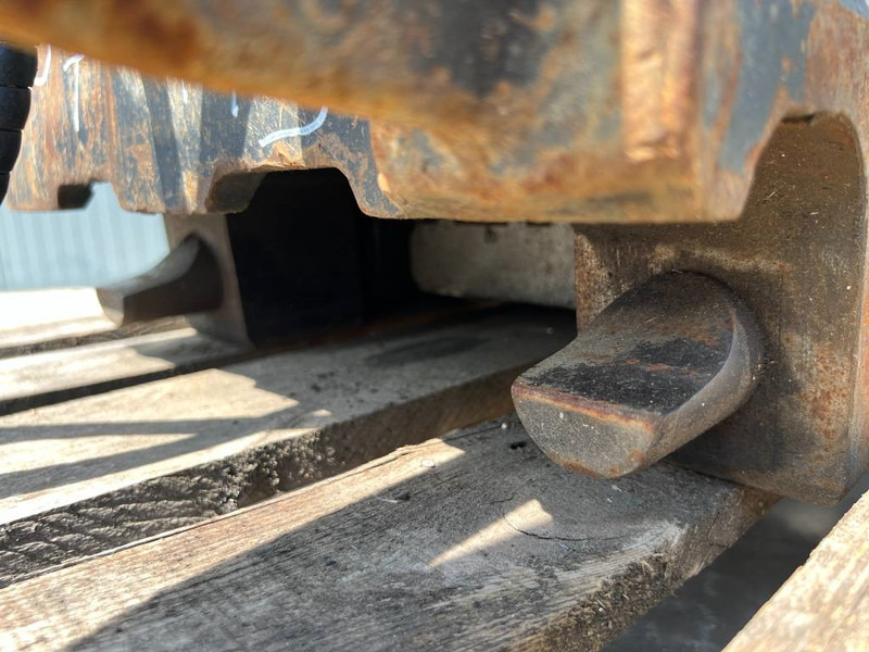 Quick coupler for Construction machinery OilQuick OQ65 - M314F / M316F / M318F: picture 13