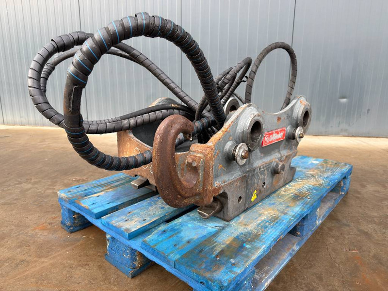 OilQuick OQ65 - M314F / M316F / M318F - Quick coupler for Construction machinery: picture 1 OilQuick OQ65 - M314F / M316F / M318F - Quick coupler for Construction machinery: picture 1