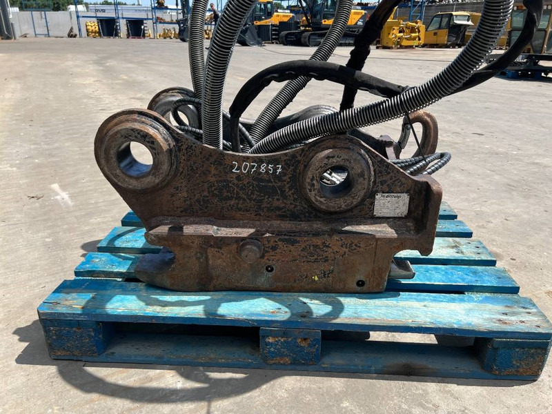 OilQuick OQ70/55 - 323E - Quick coupler for Construction machinery: picture 4 OilQuick OQ70/55 - 323E - Quick coupler for Construction machinery: picture 4