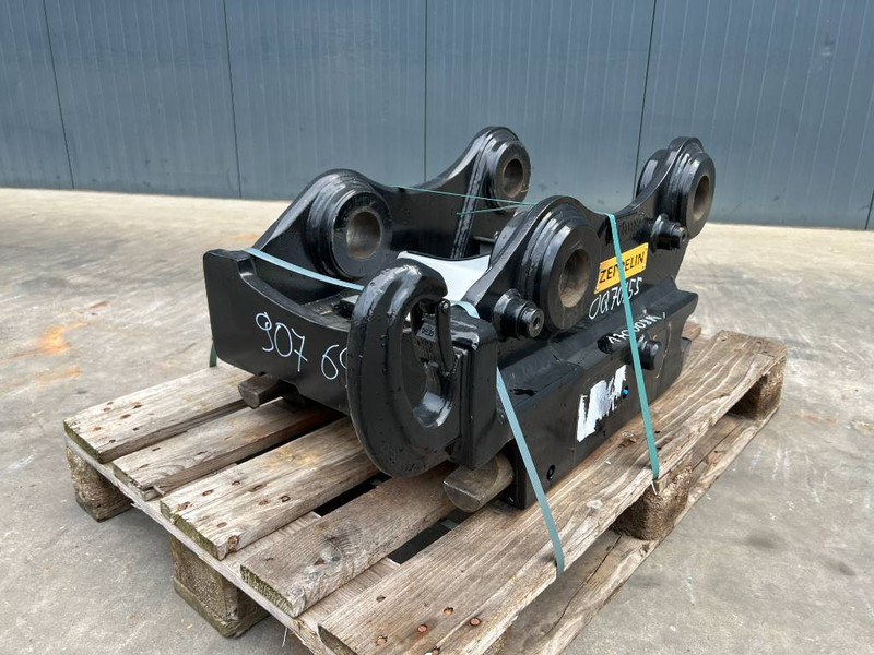 Quick coupler for Construction machinery OilQuick OQ70/55 - DEMO: picture 1