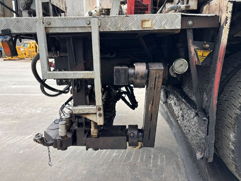 Asphalt distributor for transportation of bitumen Renault Rincheval - 9.000 Liter: picture 16 Asphalt distributor for transportation of bitumen Renault Rincheval - 9.000 Liter: picture 16