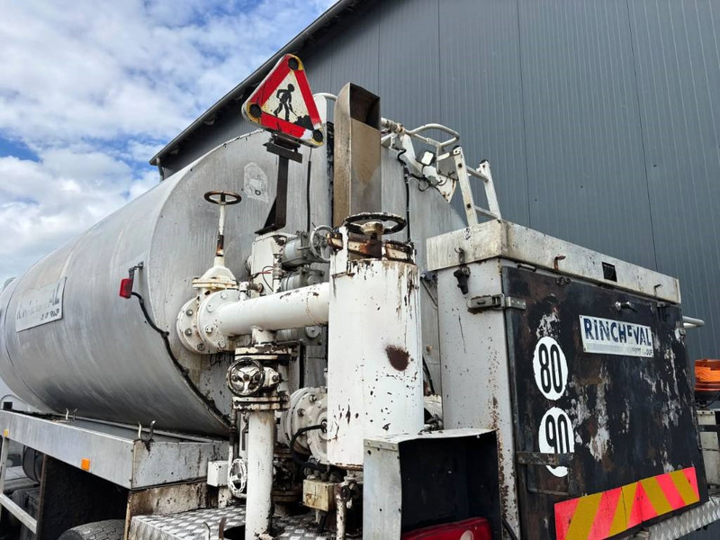 Asphalt distributor for transportation of bitumen Renault Rincheval - 9.000 Liter: picture 11 Asphalt distributor for transportation of bitumen Renault Rincheval - 9.000 Liter: picture 11