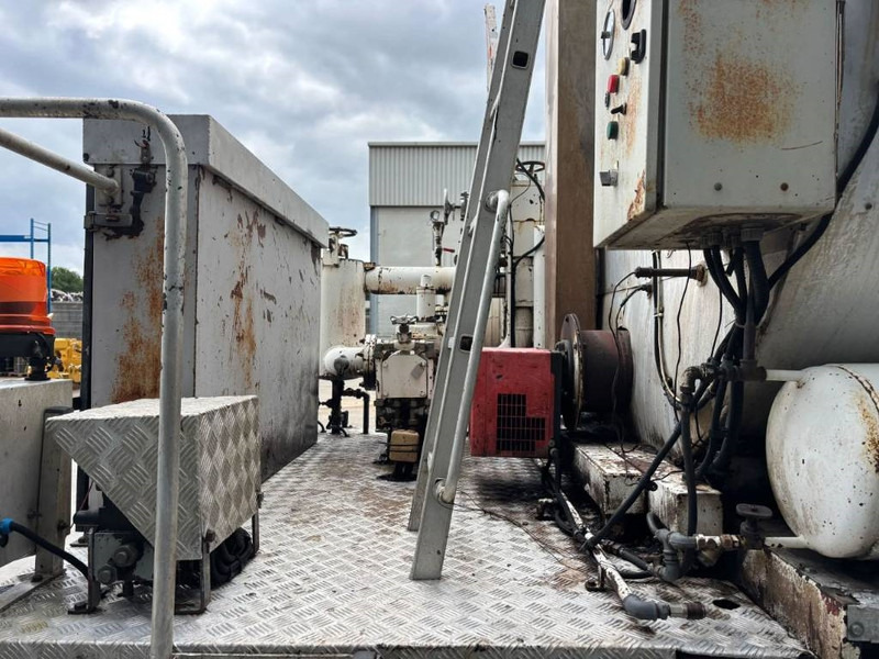 Asphalt distributor for transportation of bitumen Renault Rincheval - 9.000 Liter: picture 17 Asphalt distributor for transportation of bitumen Renault Rincheval - 9.000 Liter: picture 17