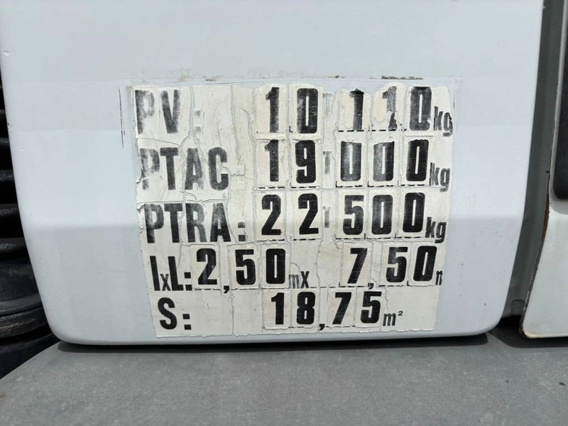 Asphalt distributor for transportation of bitumen Renault Rincheval - 9.000 Liter: picture 20 Asphalt distributor for transportation of bitumen Renault Rincheval - 9.000 Liter: picture 20