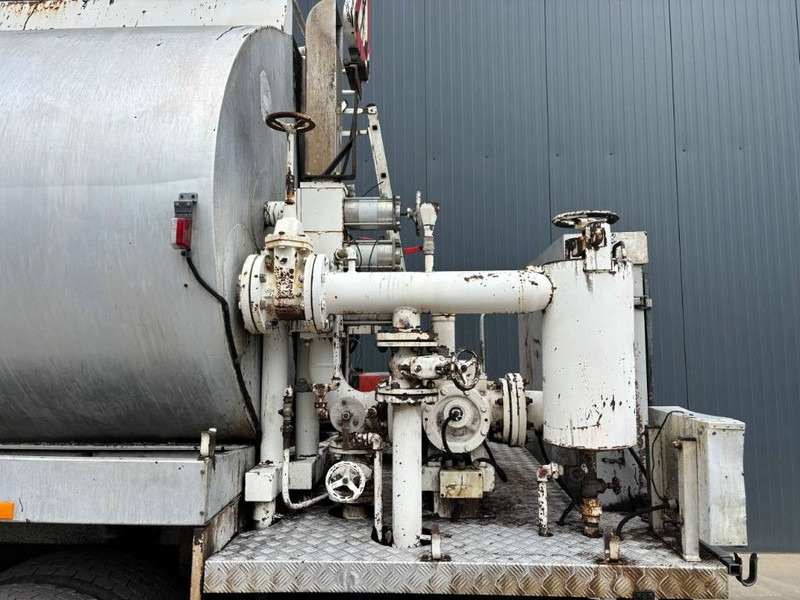 Asphalt distributor for transportation of bitumen Renault Rincheval - 9.000 Liter: picture 15 Asphalt distributor for transportation of bitumen Renault Rincheval - 9.000 Liter: picture 15