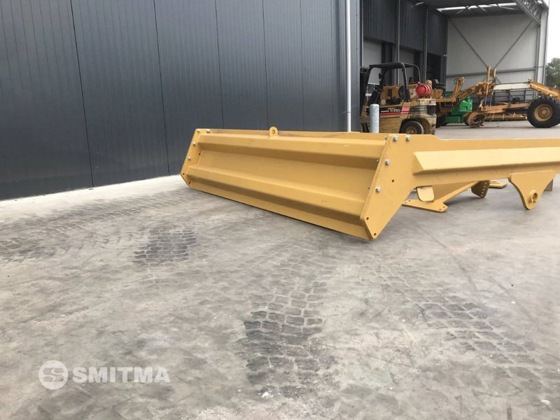 Volvo A30G - Tail lift for Construction machinery: picture 3 Volvo A30G - Tail lift for Construction machinery: picture 3