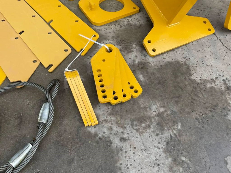 Volvo A35G - Tail lift for Construction machinery: picture 3 Volvo A35G - Tail lift for Construction machinery: picture 3