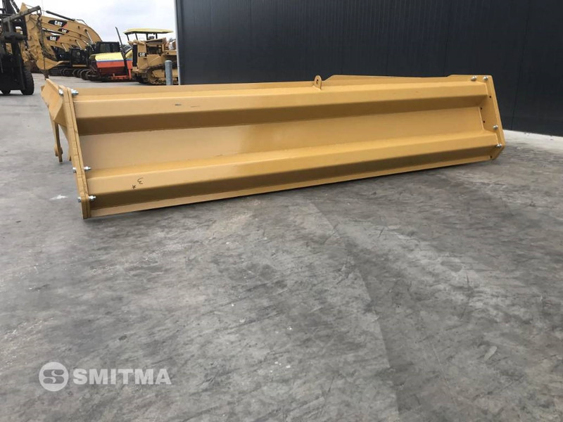 Volvo A40E - Tail lift for Construction machinery: picture 4 Volvo A40E - Tail lift for Construction machinery: picture 4