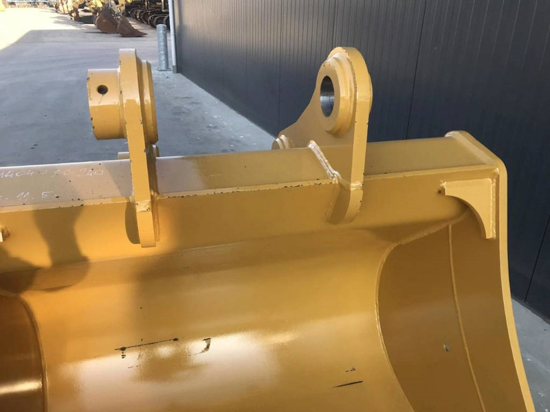 Volvo EC250 - Bucket for Construction machinery: picture 3 Volvo EC250 - Bucket for Construction machinery: picture 3