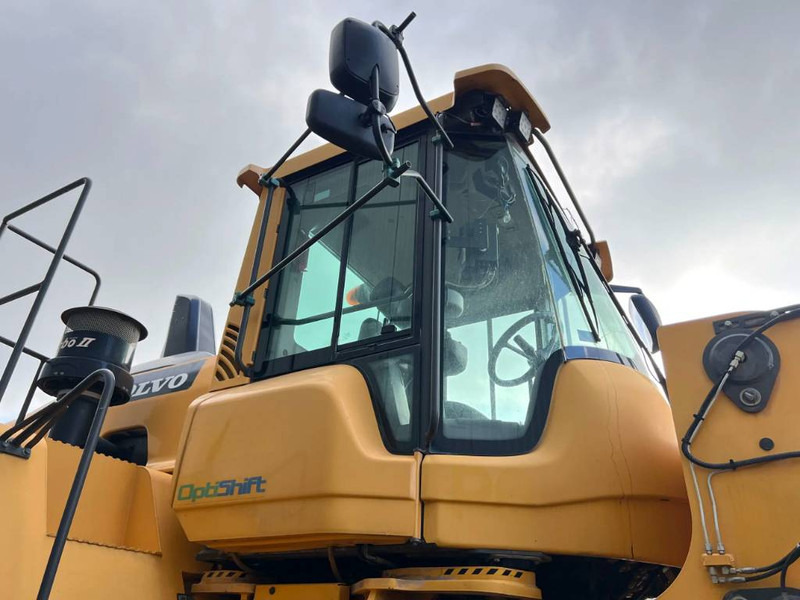 Wheel loader Volvo L220H: picture 13
