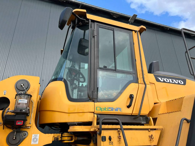Wheel loader Volvo L220H: picture 12