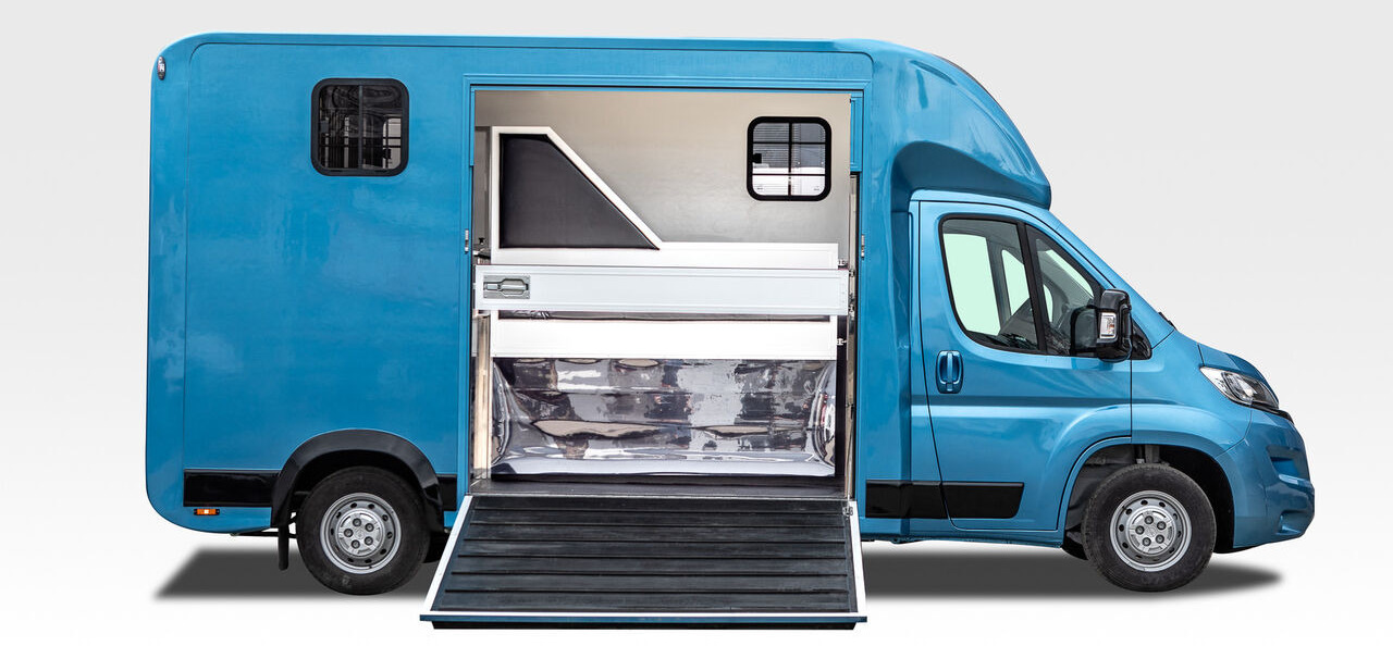 New Horse truck Opel Bannert Koniowoz / Horse Truck / In Stock: picture 9