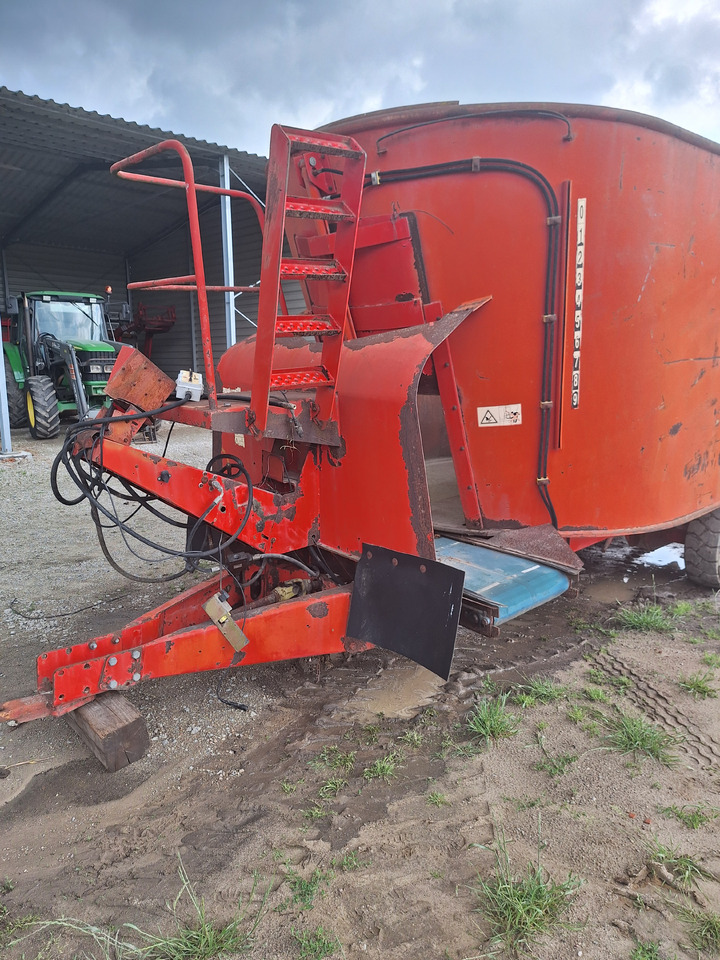 AGRAM BIG-FEED - Forage mixer wagon: picture 4 AGRAM BIG-FEED - Forage mixer wagon: picture 4