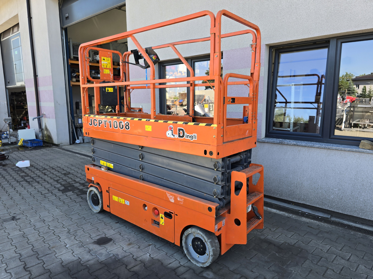 DINGLI JCPT1008DC - Scissor lift: picture 2 DINGLI JCPT1008DC - Scissor lift: picture 2