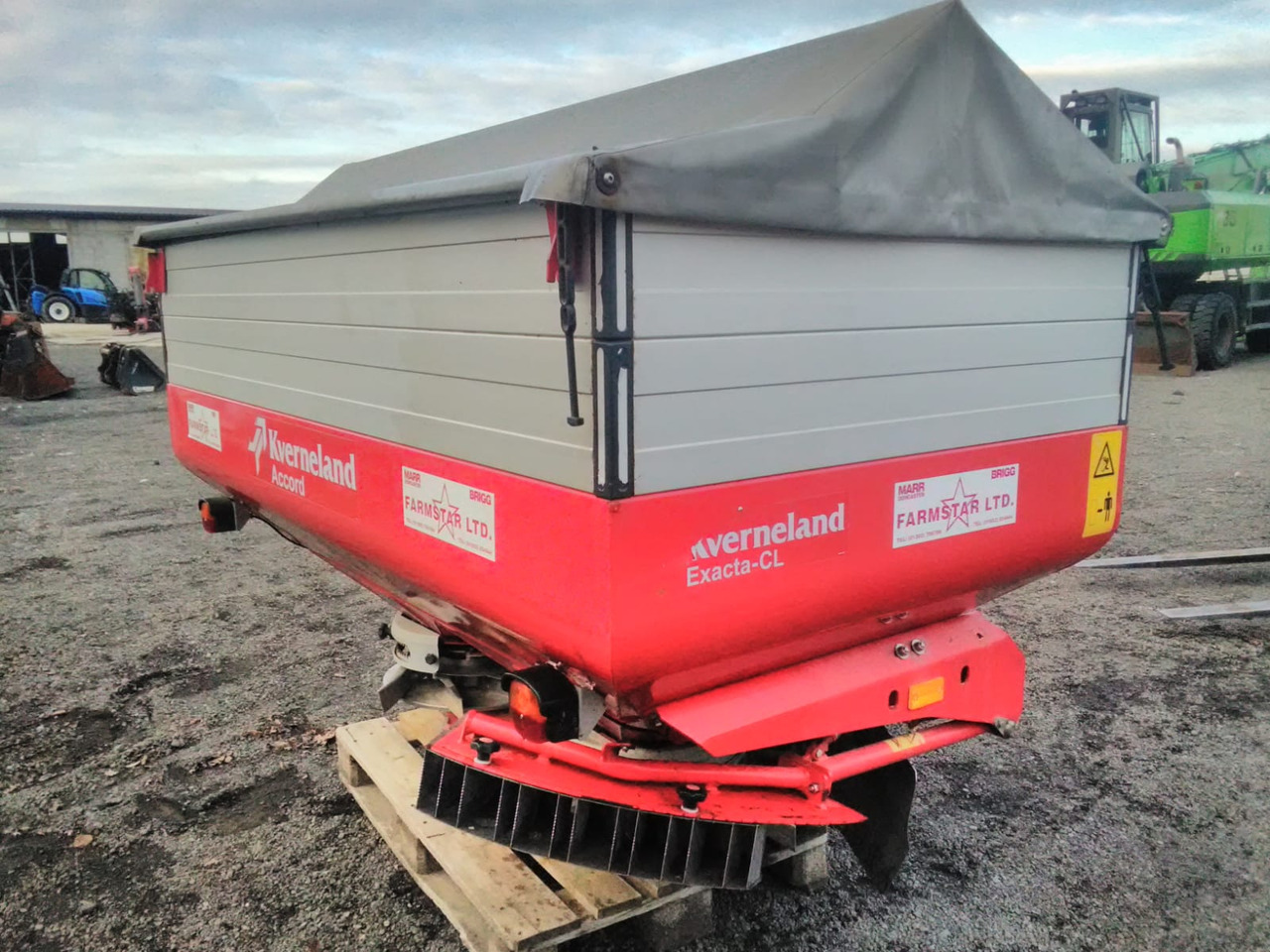 KVERNELAND EXACTA – CL - Fertilizer spreader: picture 1 KVERNELAND EXACTA – CL - Fertilizer spreader: picture 1