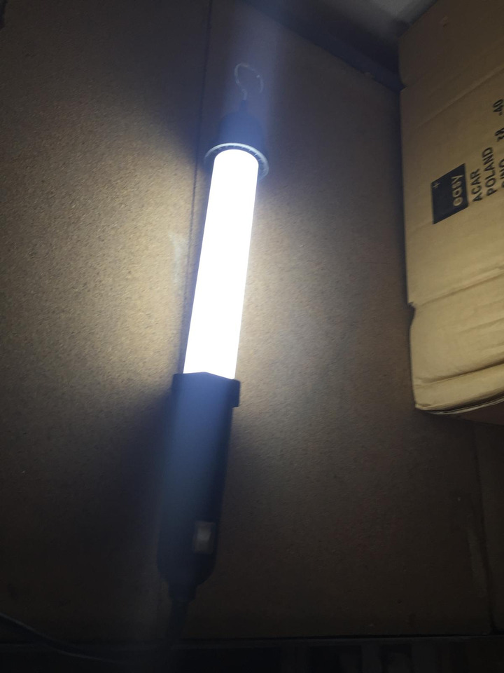 Lampa warsztatowa na 5 metrowym przewodzie zasilającym - Workshop equipment: picture 3 Lampa warsztatowa na 5 metrowym przewodzie zasilającym - Workshop equipment: picture 3