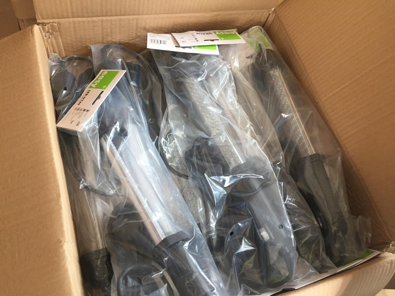 Lampa warsztatowa na 5 metrowym przewodzie zasilającym - Workshop equipment: picture 5 Lampa warsztatowa na 5 metrowym przewodzie zasilającym - Workshop equipment: picture 5