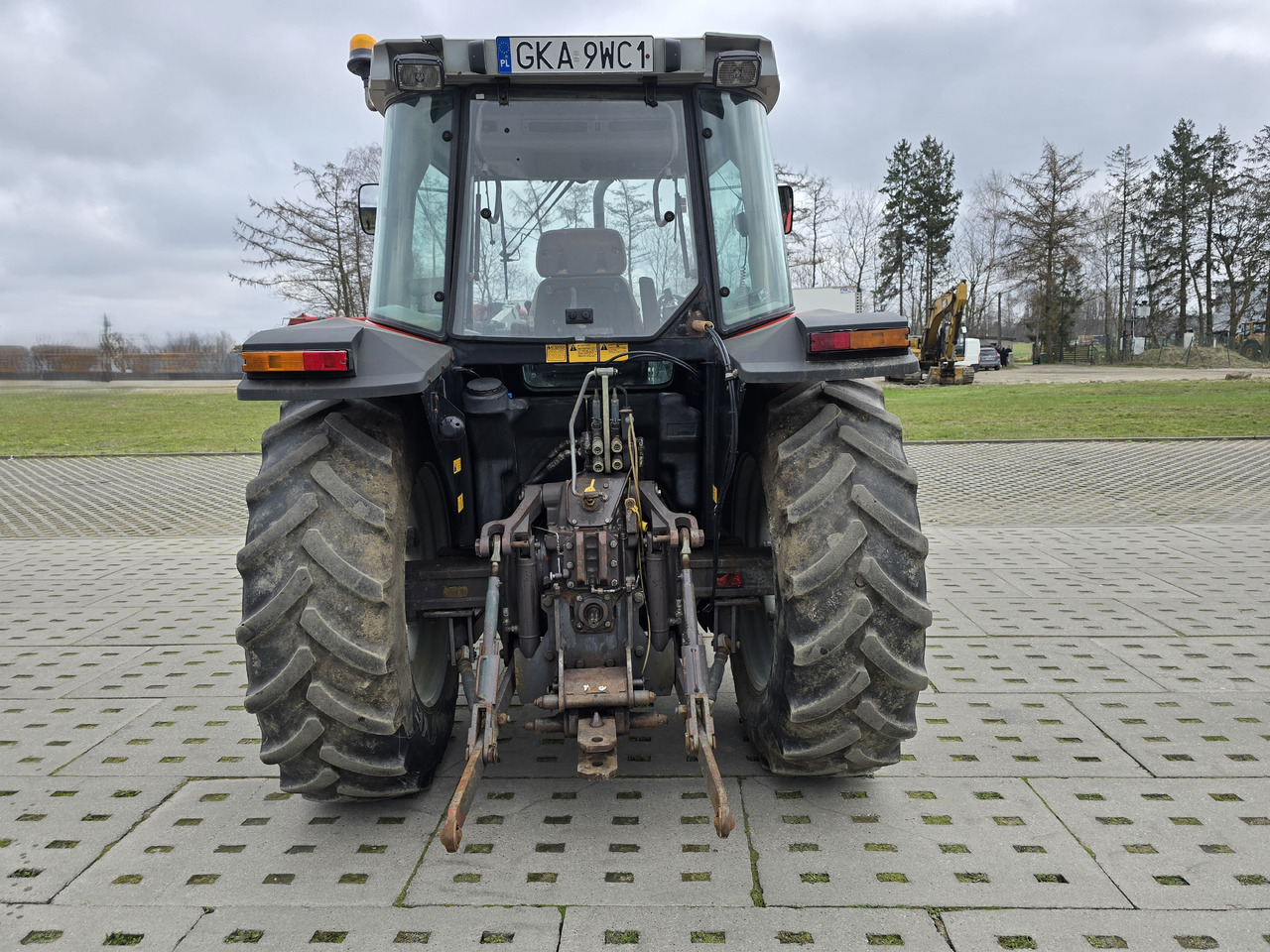 MASSEY-FERGUSON 6120 - Farm tractor: picture 5 MASSEY-FERGUSON 6120 - Farm tractor: picture 5