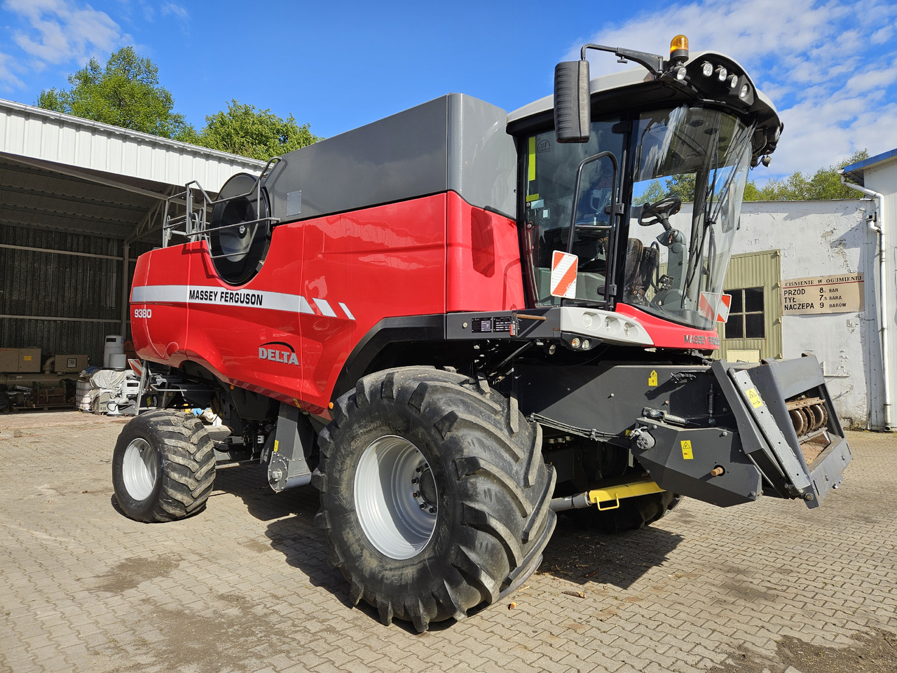 Massey Ferguson Delta 9380 - Combine harvester: picture 2 Massey Ferguson Delta 9380 - Combine harvester: picture 2