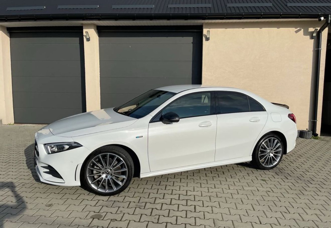 Mercedes A250e - Car: picture 3 Mercedes A250e - Car: picture 3