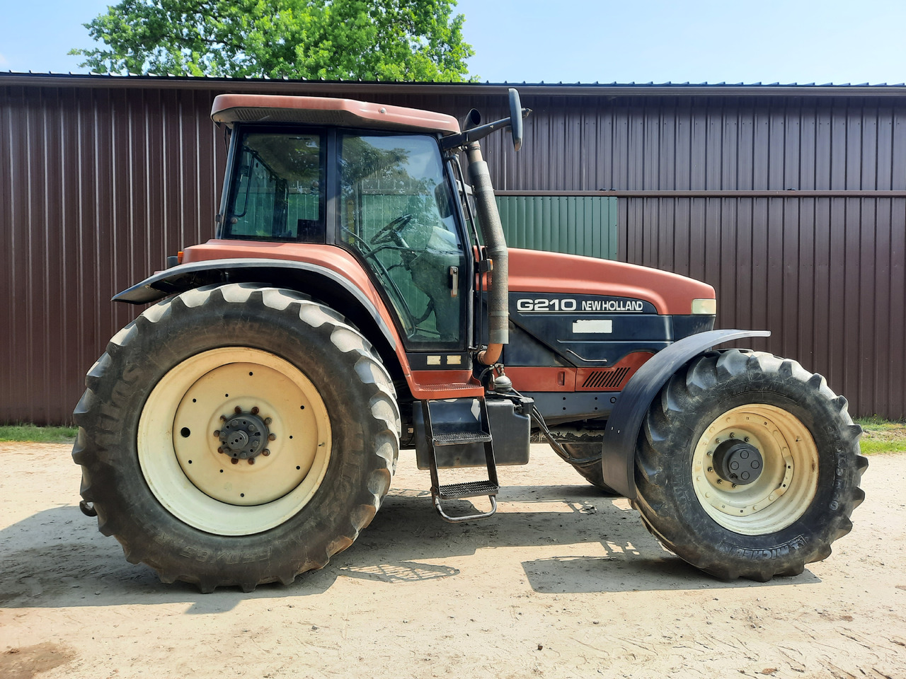 NEW HOLLAND G210 - Farm tractor: picture 4 NEW HOLLAND G210 - Farm tractor: picture 4