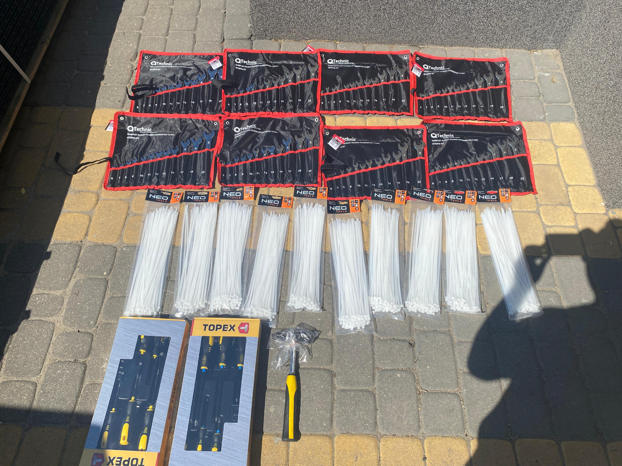 Neo Tools, Qtechnic narzedzia, klucze, opaski, młotek - Workshop equipment: picture 1 Neo Tools, Qtechnic narzedzia, klucze, opaski, młotek - Workshop equipment: picture 1