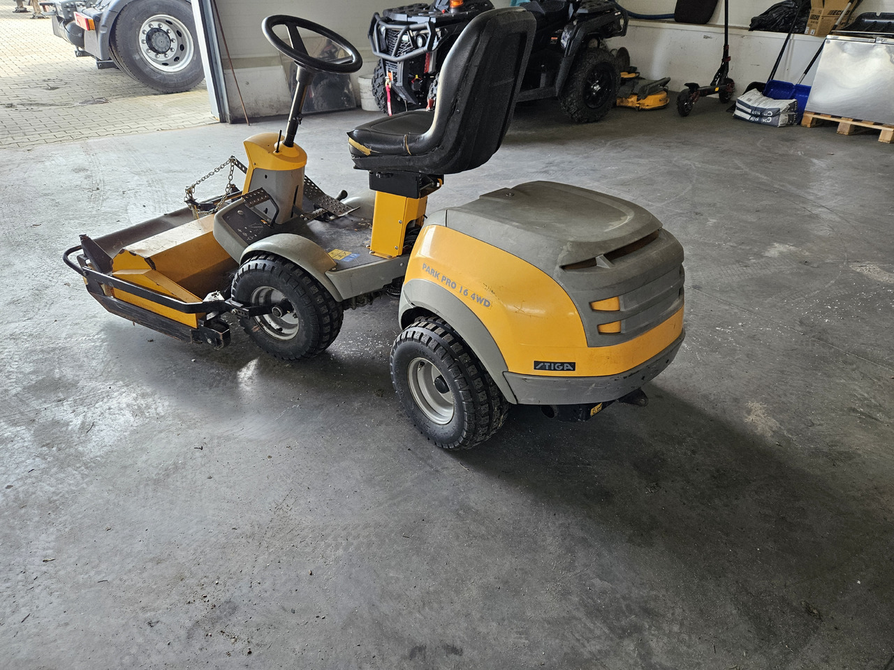 Stiga Park Pro 16 4WD - Garden mower: picture 5 Stiga Park Pro 16 4WD - Garden mower: picture 5
