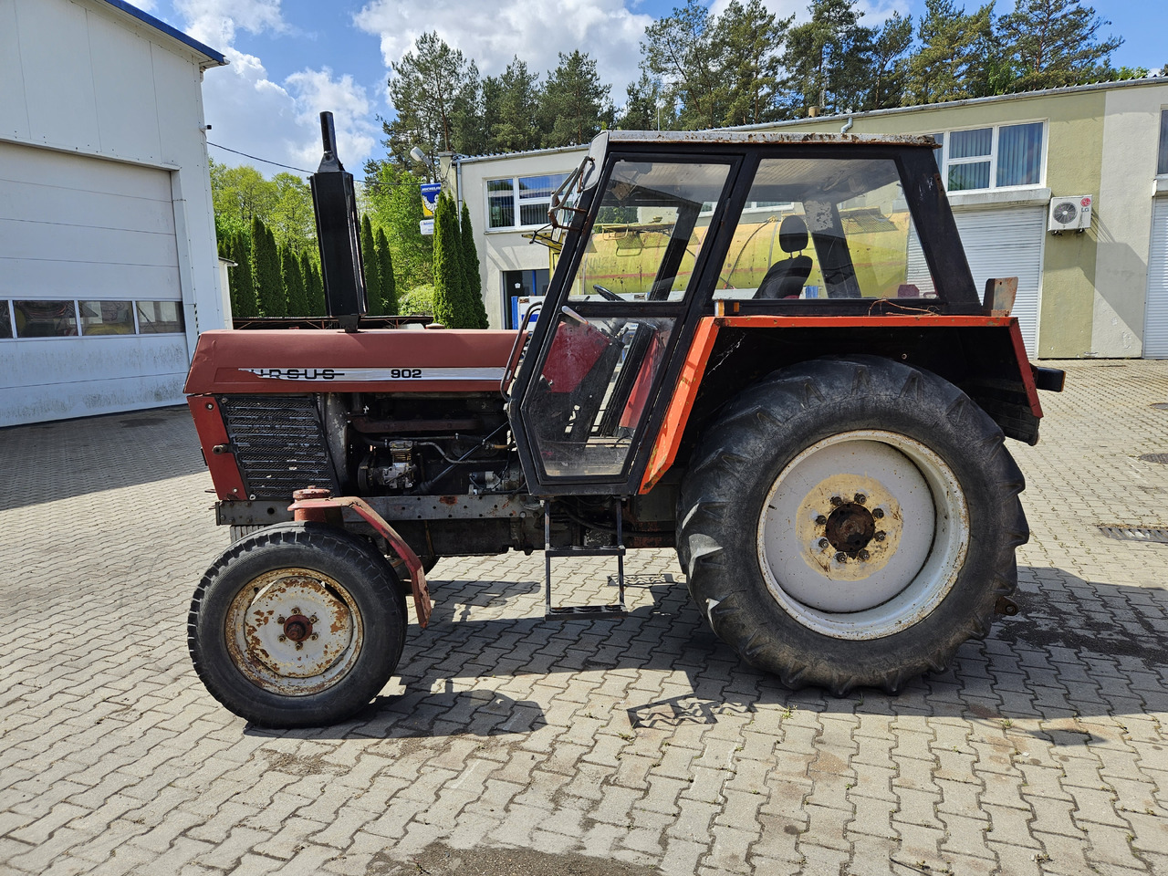 Ursus C-385 - Farm tractor: picture 2 Ursus C-385 - Farm tractor: picture 2