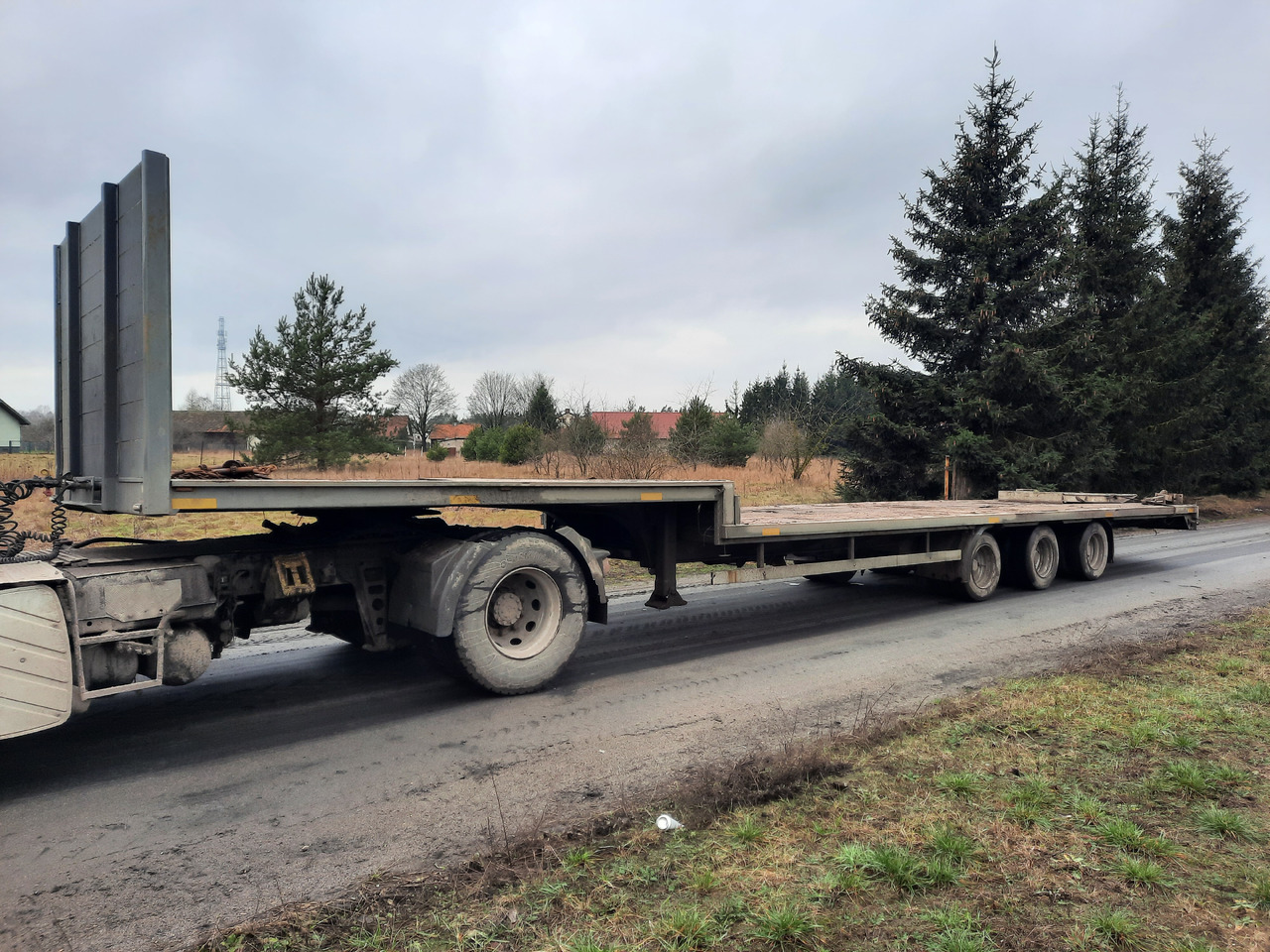Fruehauf CNPTA3 - Low loader semi-trailer: picture 1 Fruehauf CNPTA3 - Low loader semi-trailer: picture 1