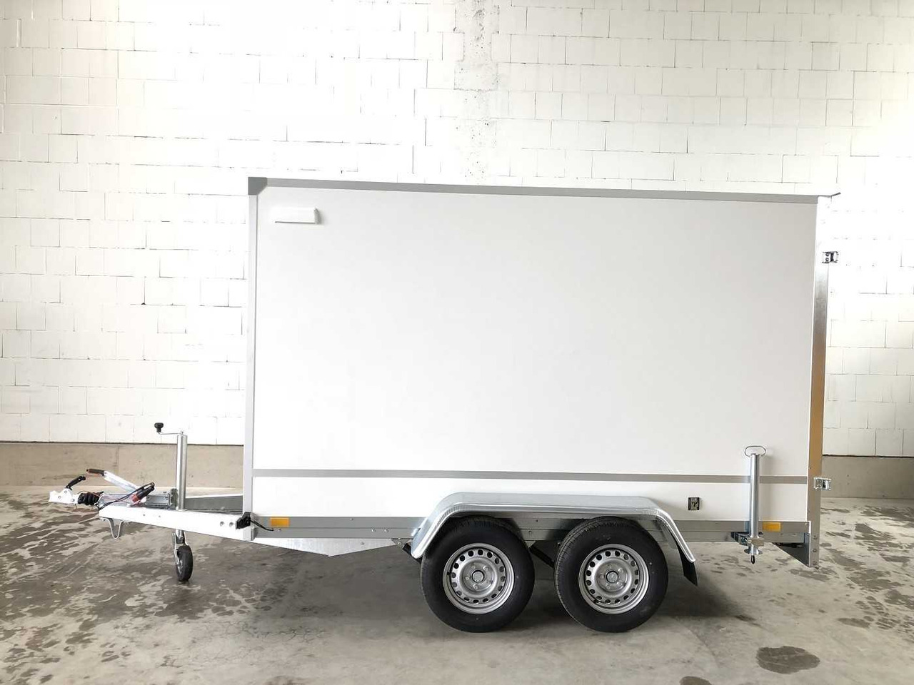 BLYSS F2030HTD Kofferanhänger - Closed box trailer: picture 2 BLYSS F2030HTD Kofferanhänger - Closed box trailer: picture 2