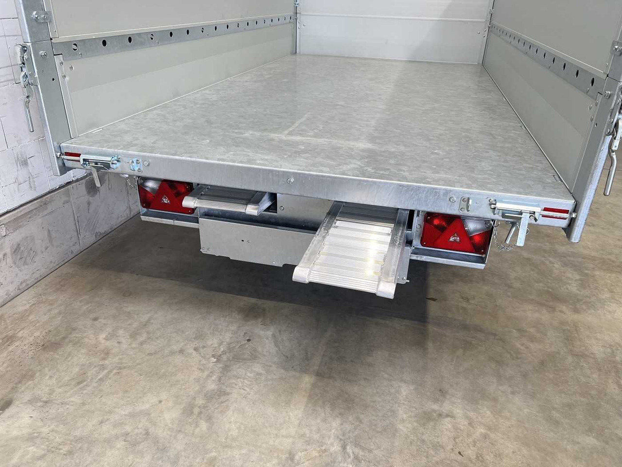 New Tipper trailer SIGG 35 K 33 - T1H Alu-BW Dreiseitenkipper: picture 10