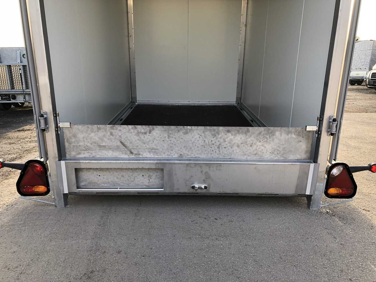 New Trailer VEZEKO Husky FB K 15.28 Absenker Kofferanhänger: picture 9