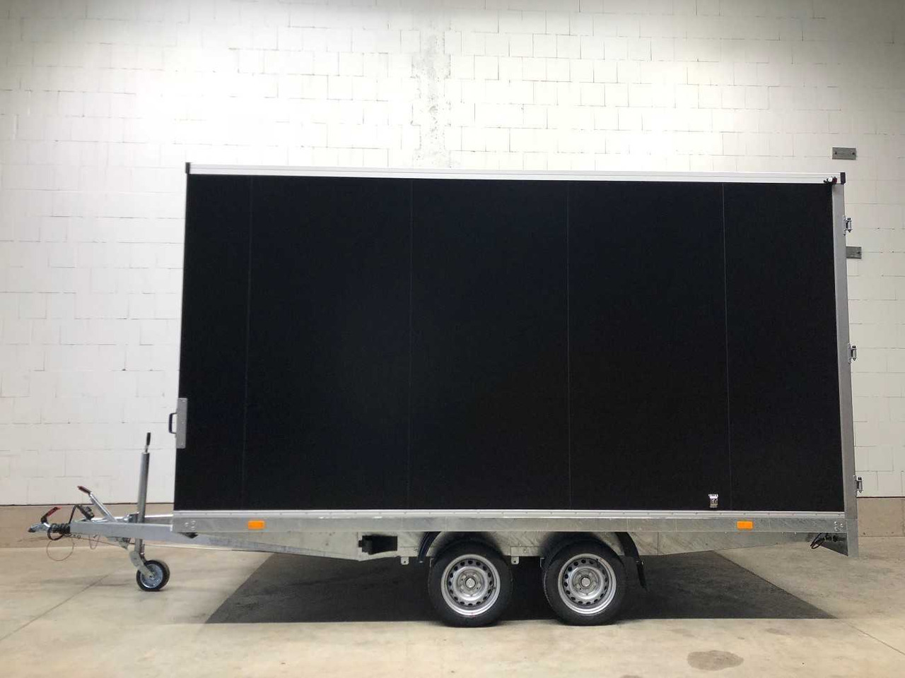 VEZEKO HK E 27.4 Kofferanhänger - Closed box trailer: picture 2 VEZEKO HK E 27.4 Kofferanhänger - Closed box trailer: picture 2