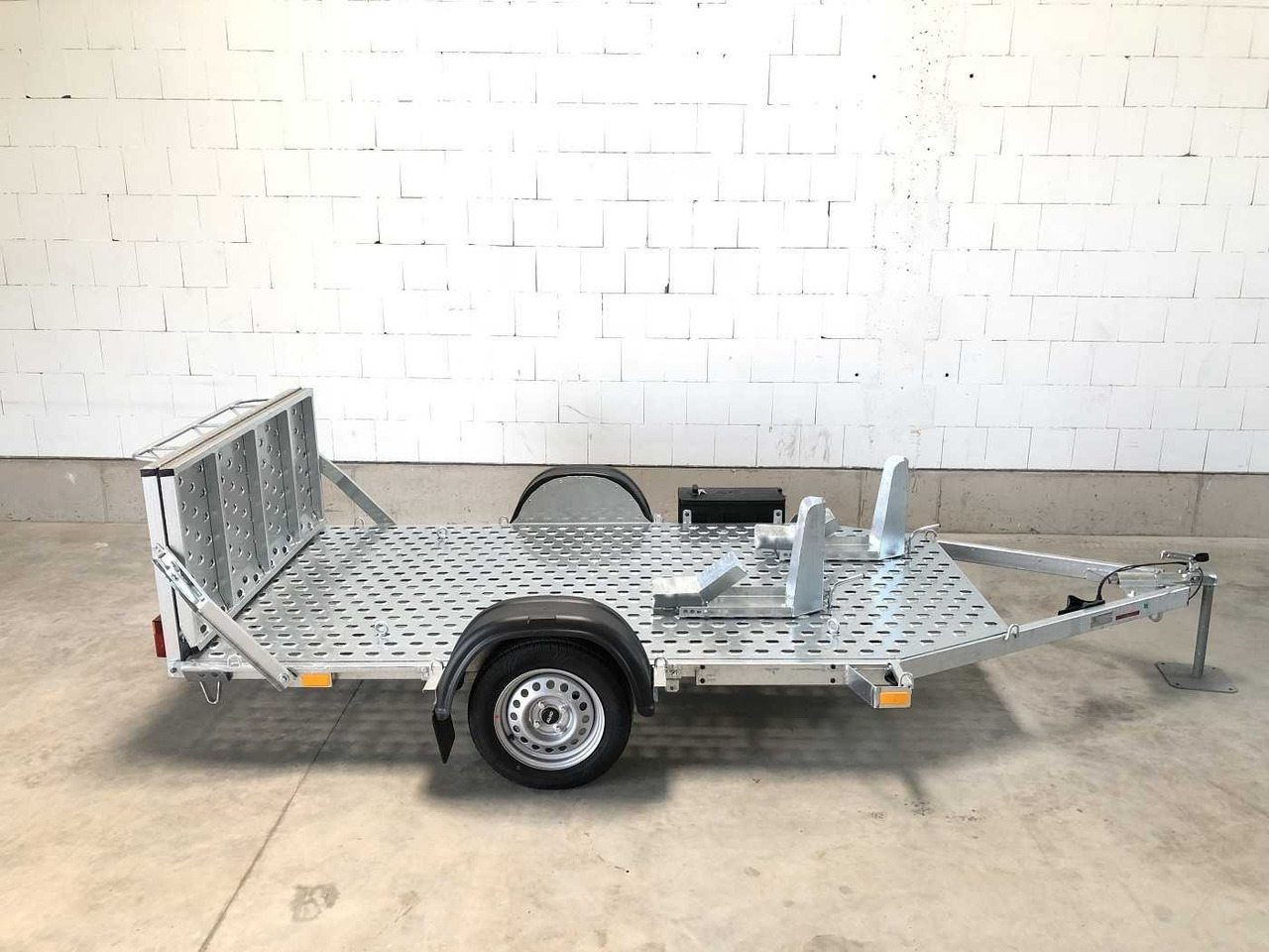 VEZEKO Motovan B 08+Box Motorradanhänger - Motorcycle trailer: picture 3 VEZEKO Motovan B 08+Box Motorradanhänger - Motorcycle trailer: picture 3