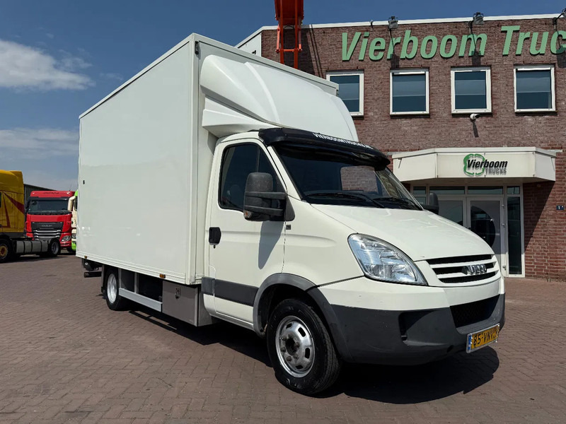 Iveco Daily Daily 40C15 Koffer mit Isokoffer (mit Heizung) und Ladebordwand - Box van: picture 1 Iveco Daily Daily 40C15 Koffer mit Isokoffer (mit Heizung) und Ladebordwand - Box van: picture 1