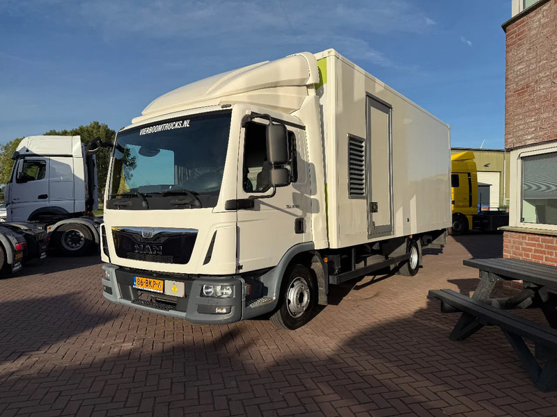 MAN TGL TGL 8.180 Euro6 Bakwagen met laadklep / Werkplaats / Vangmuil / Licht en lucht - Box truck: picture 2 MAN TGL TGL 8.180 Euro6 Bakwagen met laadklep / Werkplaats / Vangmuil / Licht en lucht - Box truck: picture 2