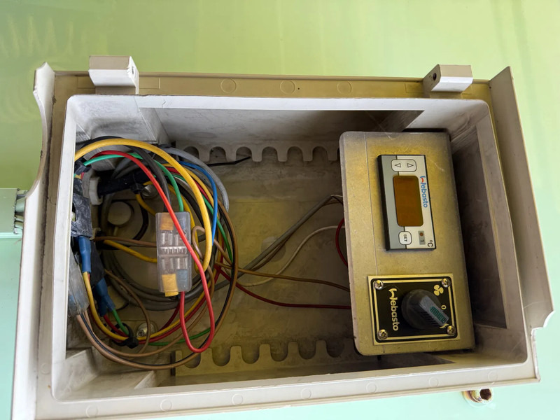 Schmitz Cargobull 2-Assige gestuurde bloemen/planten oplegger met 2 tons klep en kachel NIEUWE APK!!!!!!!!! - Refrigerator semi-trailer: picture 5 Schmitz Cargobull 2-Assige gestuurde bloemen/planten oplegger met 2 tons klep en kachel NIEUWE APK!!!!!!!!! - Refrigerator semi-trailer: picture 5