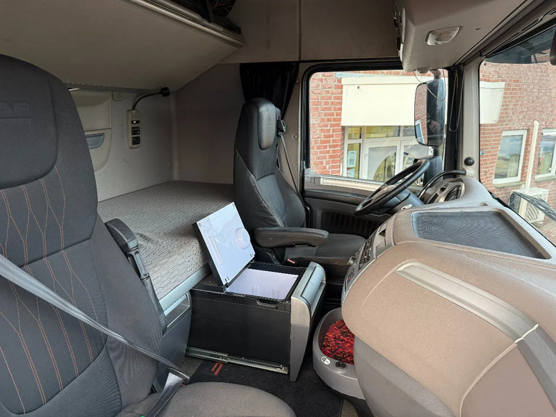 DAF XF 480 XF480 4X2 / Hydrauliek / acc / 9 tons vooras / schuifschotel - Tractor unit: picture 4 DAF XF 480 XF480 4X2 / Hydrauliek / acc / 9 tons vooras / schuifschotel - Tractor unit: picture 4